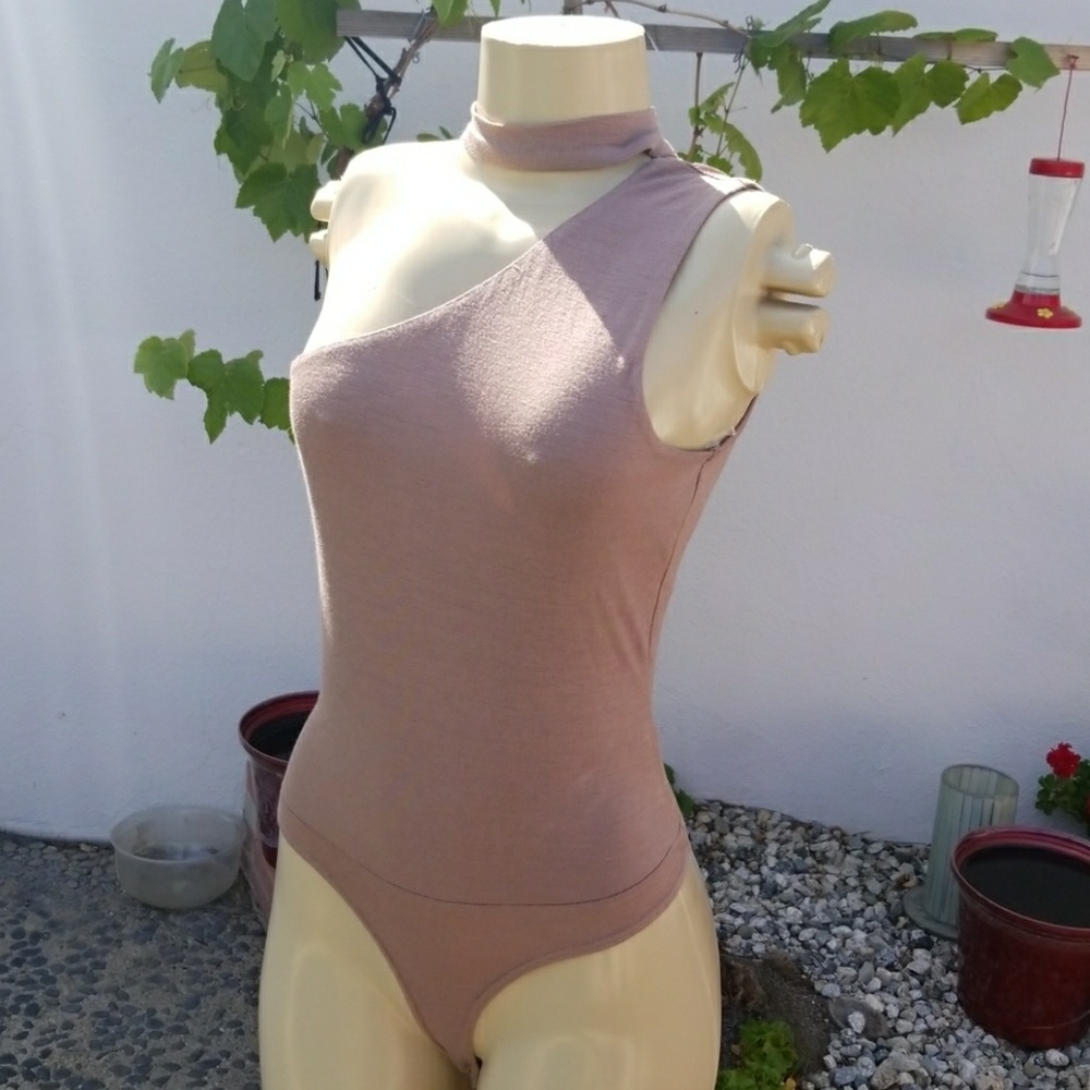 Final Price 👍Guess bodysuit